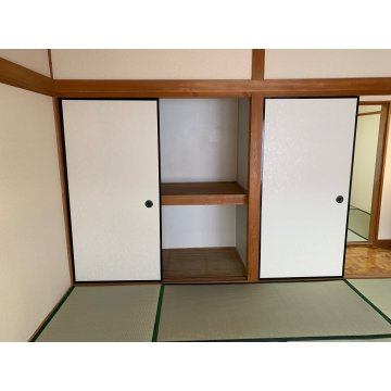 2階和室8帖収納