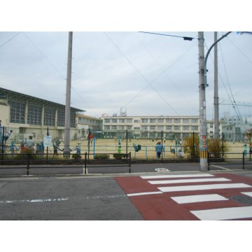 安中小学校