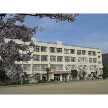 曙川東小学校