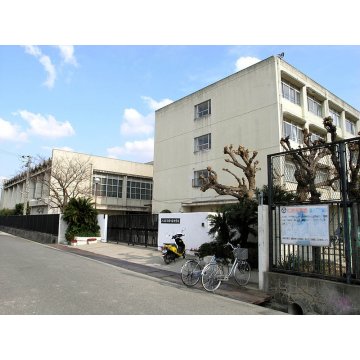 曙川南中学校