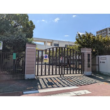 成法中学校