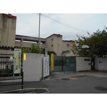 龍華小学校