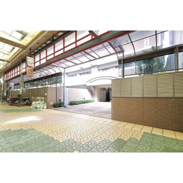 マンション入口付近