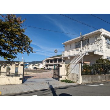 南高安小学校